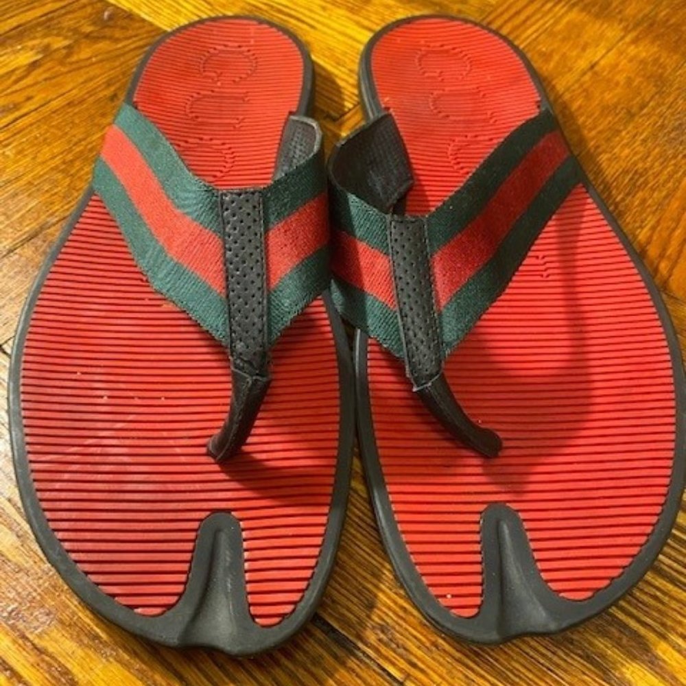 Authentic men's Gucci flip flops
